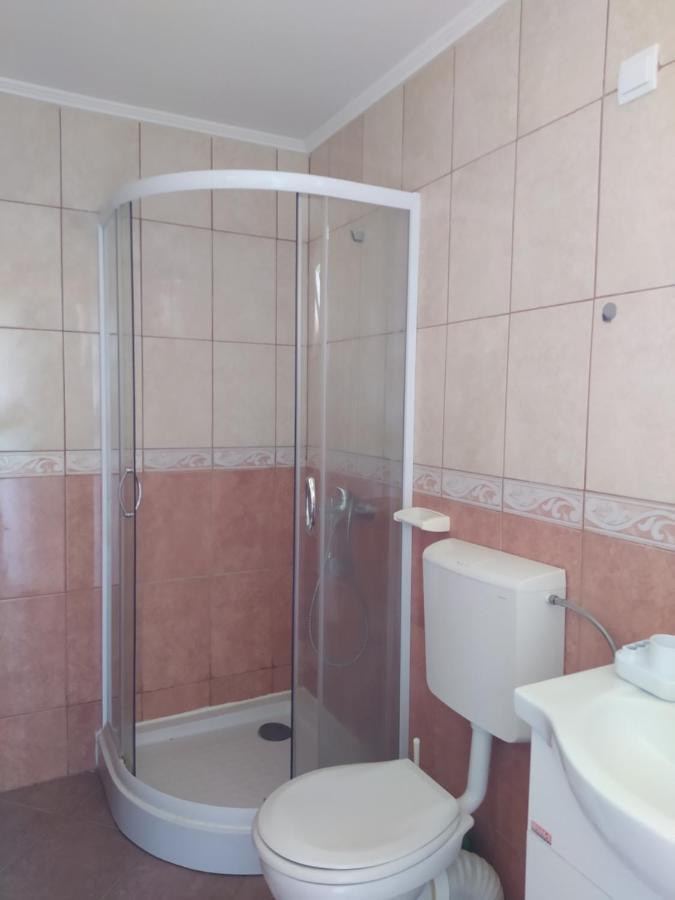 Monoliza Apartman Utjeha Kültér fotó